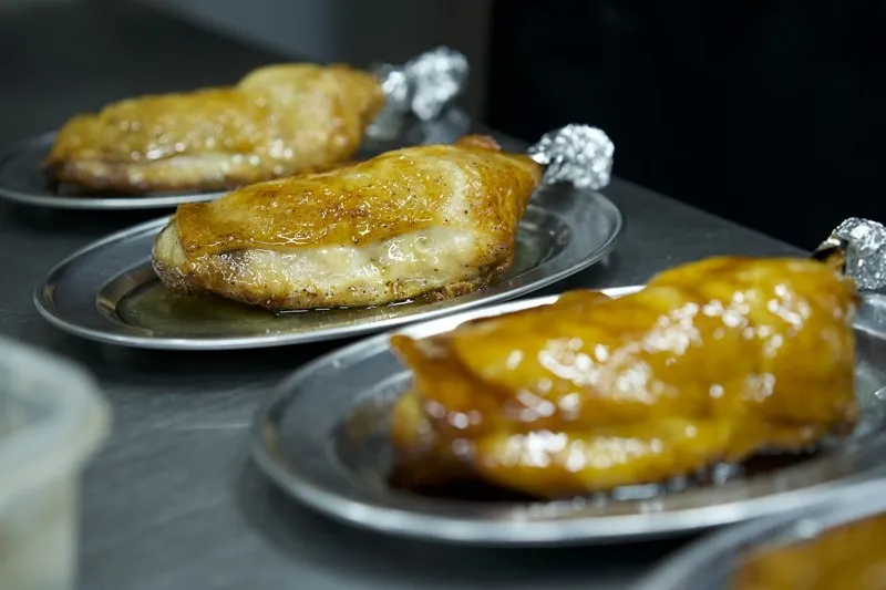 一撃でハマる骨付き鶏【天神】【定食】